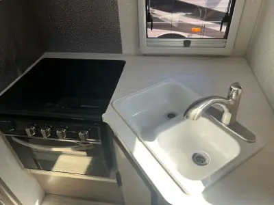 2022 Lance Truck Camper Short Bed 855S photo 15
