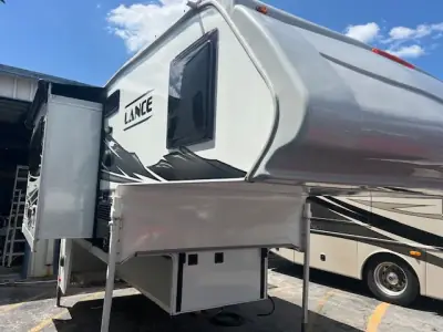 2022 Lance Truck Camper Short Bed 855S photo 5