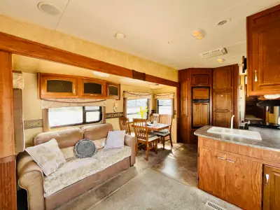 2011 Jayco EAGLE SUPER LITE 31.5 RLDS photo 13