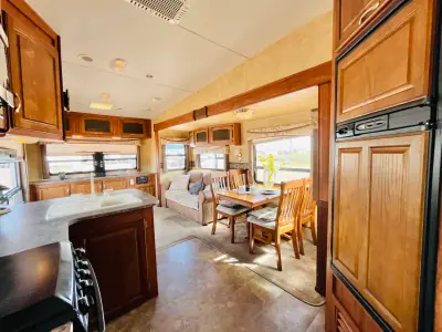2011 Jayco EAGLE SUPER LITE 31.5 RLDS photo 12
