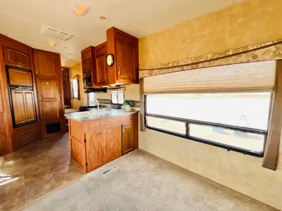 2011 Jayco EAGLE SUPER LITE 31.5 RLDS photo 15