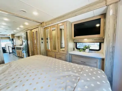 2021 Coachmen MIRADA 350S photo 21