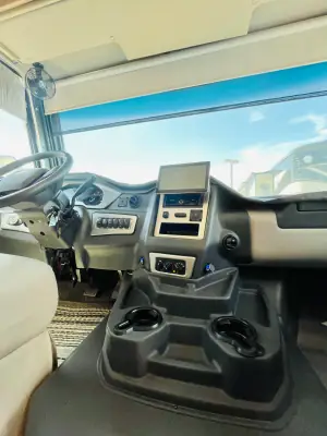 2021 Coachmen MIRADA 350S photo 26