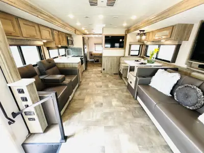 2021 Coachmen MIRADA 350S photo 12