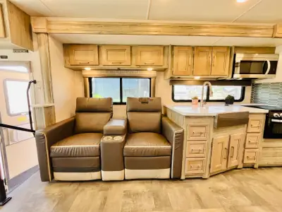 2021 Coachmen MIRADA 350S photo 15
