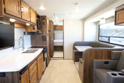 2022 Winnebago Minnie Winnie 31K photo 9