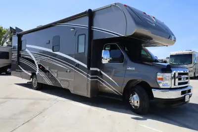 2022 Winnebago Minnie Winnie 31K photo 3