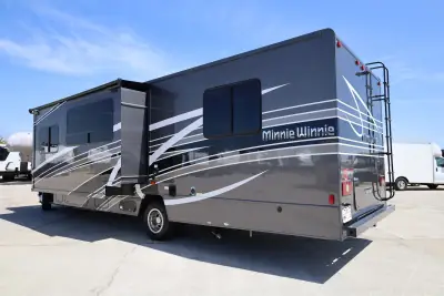 2022 Winnebago Minnie Winnie 31K photo 5