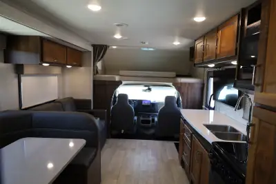 2022 Winnebago Minnie Winnie 31K photo 10