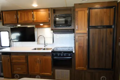 2022 Winnebago Minnie Winnie 31K photo 13