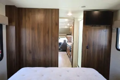 2022 Winnebago Minnie Winnie 31K photo 21