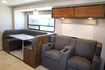 2022 Winnebago Minnie Winnie 31K photo 11