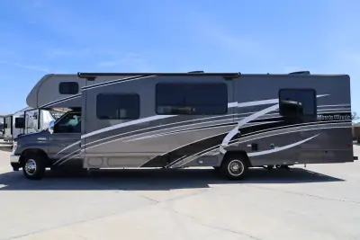 2022 Winnebago Minnie Winnie 31K photo 2