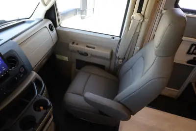 2022 Winnebago Minnie Winnie 31K photo 27