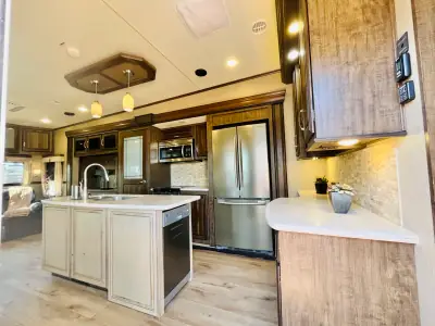 2017 Grand Design SOLITUDE 369RL photo 22