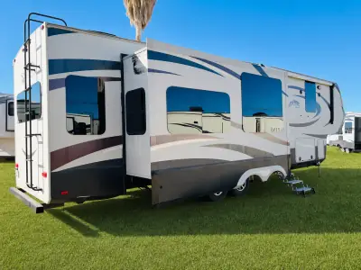 2017 Grand Design SOLITUDE 369RL photo 25