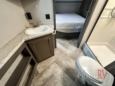 2020 East To West Alta 2850KRL photo 23