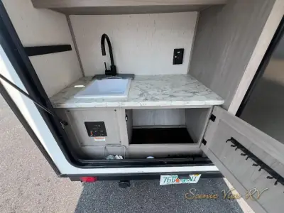 2024 Dutchmen Coleman Rubicon 1200 Series 1400BH photo 14