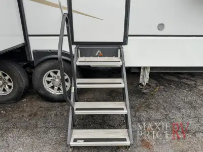 2021 Alliance Paradigm 370FB photo 3