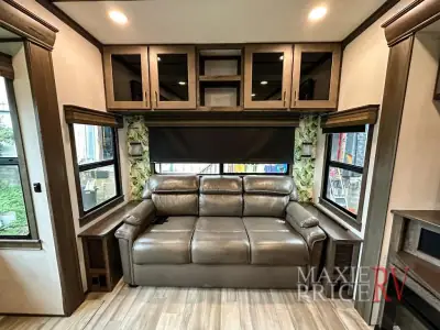 2021 Alliance Paradigm 370FB photo 12