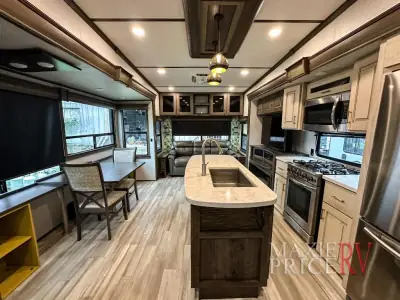 2021 Alliance Paradigm 370FB photo 10