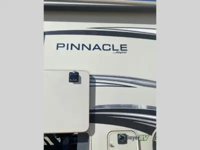 2022 Jayco Pinnacle 36FBTS photo 19