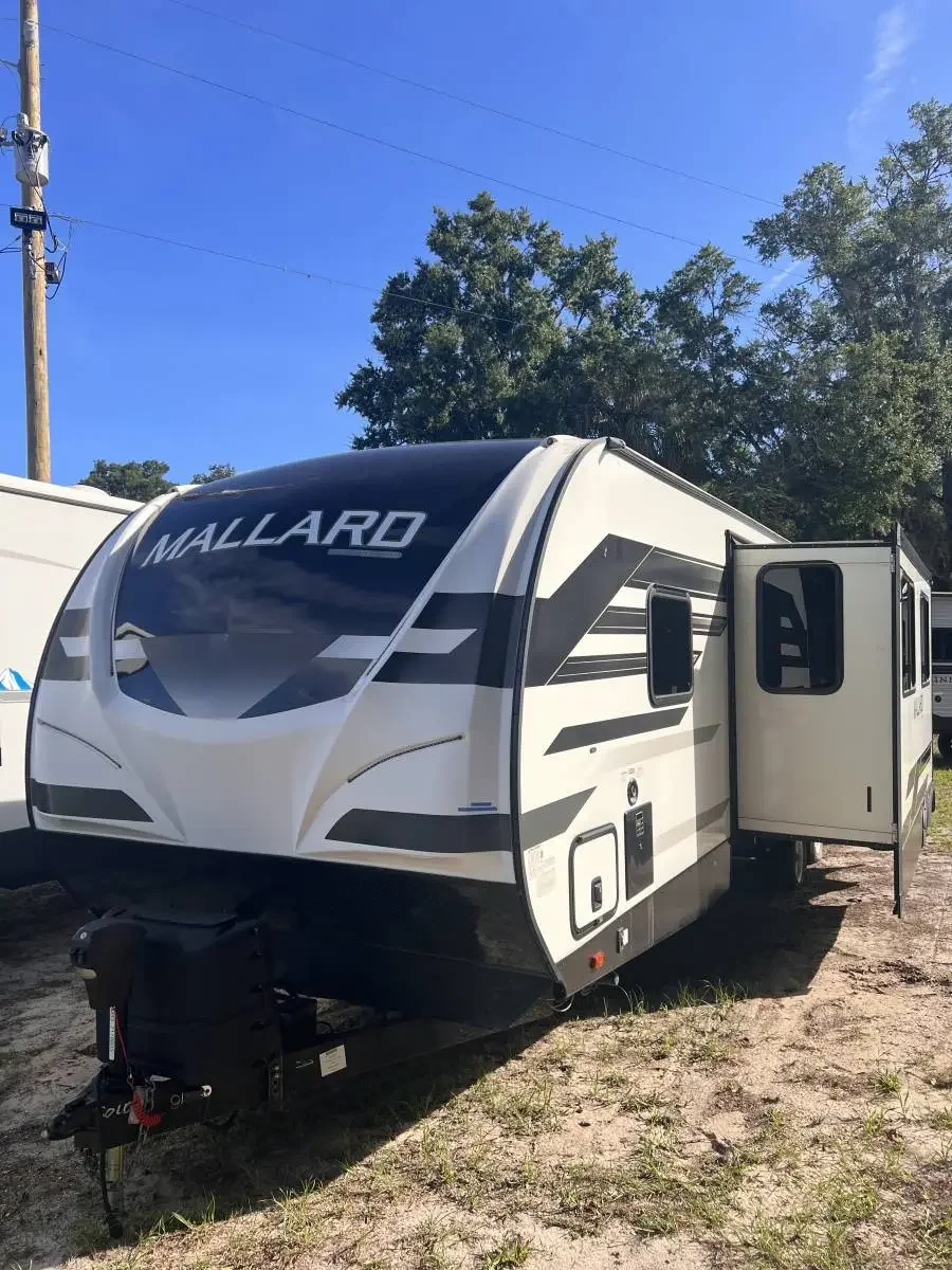 2023 Heartland MALLARD M33 exterior