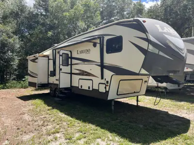 2014 Keystone KEYSTONE LAREDO 293SBH photo 2