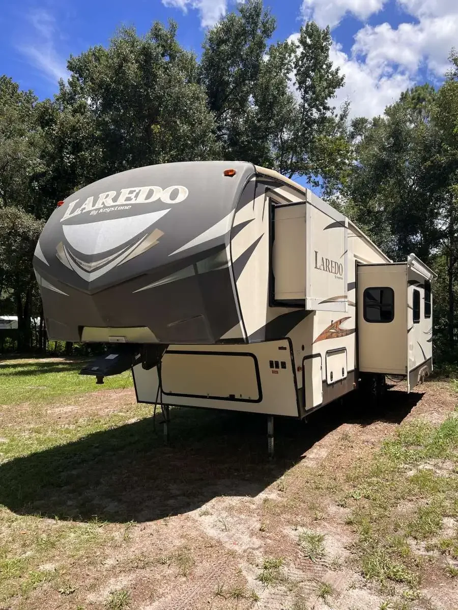2014 Keystone KEYSTONE LAREDO 293SBH exterior