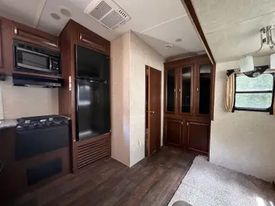 2014 Keystone KEYSTONE LAREDO 293SBH photo 7