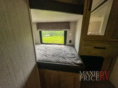 2022 Palomino Puma 32BH2B photo 33