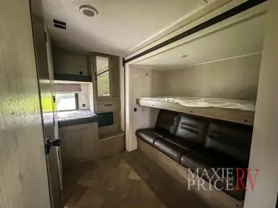 2022 Palomino Puma 32BH2B photo 31