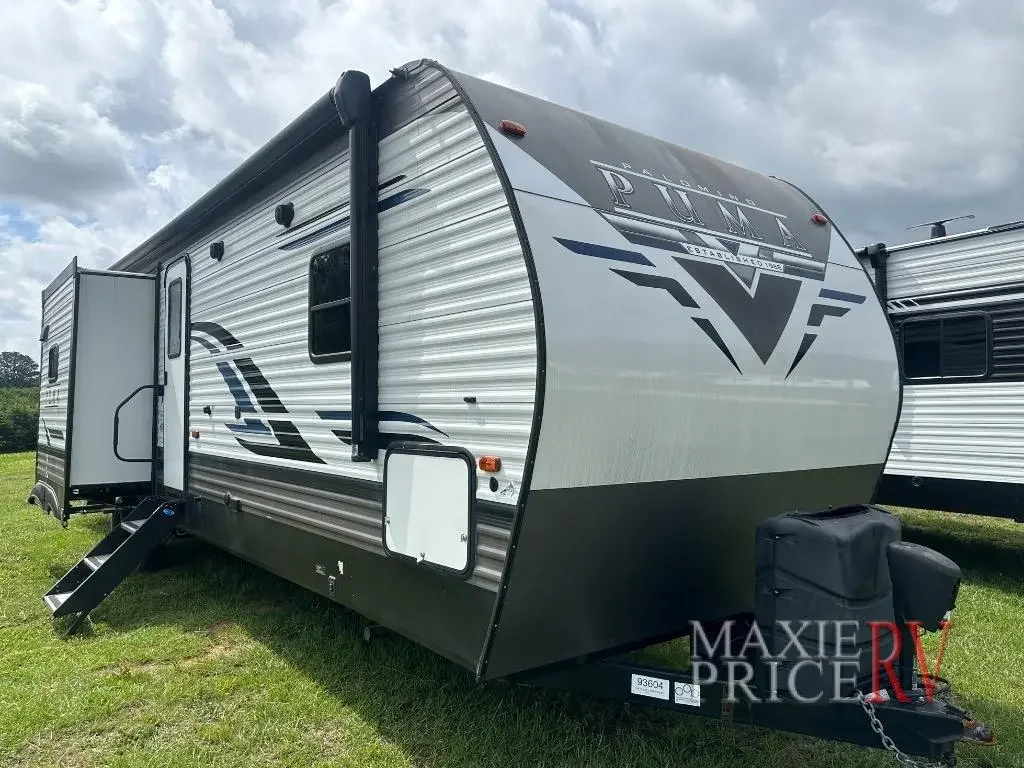 2022 Palomino Puma 32BH2B exterior