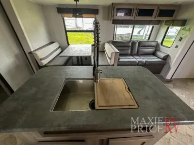 2022 Palomino Puma 32BH2B photo 28
