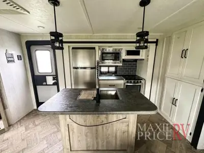 2022 Palomino Puma 32BH2B photo 22
