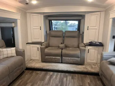 2024 Jayco NORTH POINT 382FLRB photo 10