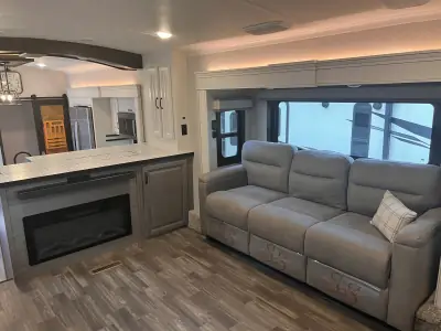 2024 Jayco NORTH POINT 382FLRB photo 9