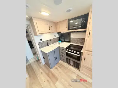 2022 Heartland Sundance Ultra Lite 268RL photo 9