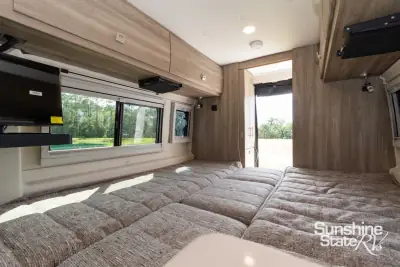 2027 Winnebago Travato 59K photo 32