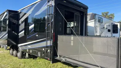 2023 Jayco SEISMIC 4113 photo 3