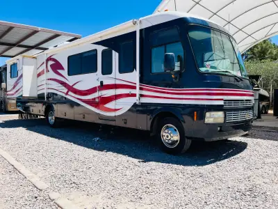 1999 Fleetwood PACE ARROW 36B photo 5