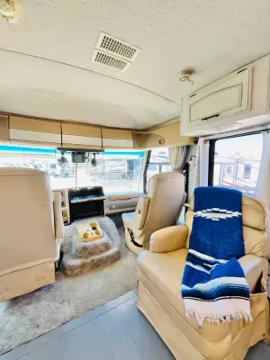 1999 Fleetwood PACE ARROW 36B photo 9