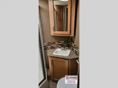 2016 Thor Motor Coach Chateau 31W photo 9