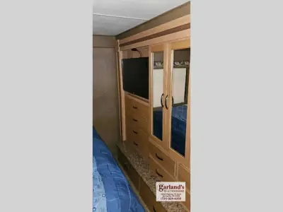 2016 Thor Motor Coach Chateau 31W photo 12