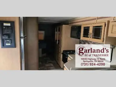 2016 Thor Motor Coach Chateau 31W photo 11