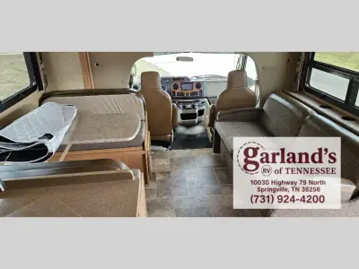 2016 Thor Motor Coach Chateau 31W photo 6
