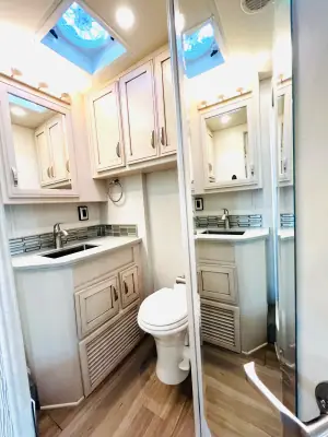 2021 Newmar CANYON STAR 3927 photo 19