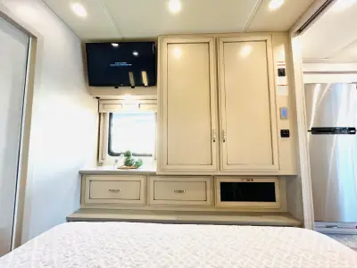 2021 Newmar CANYON STAR 3927 photo 22