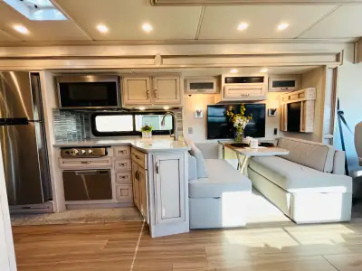 2021 Newmar CANYON STAR 3927 photo 9