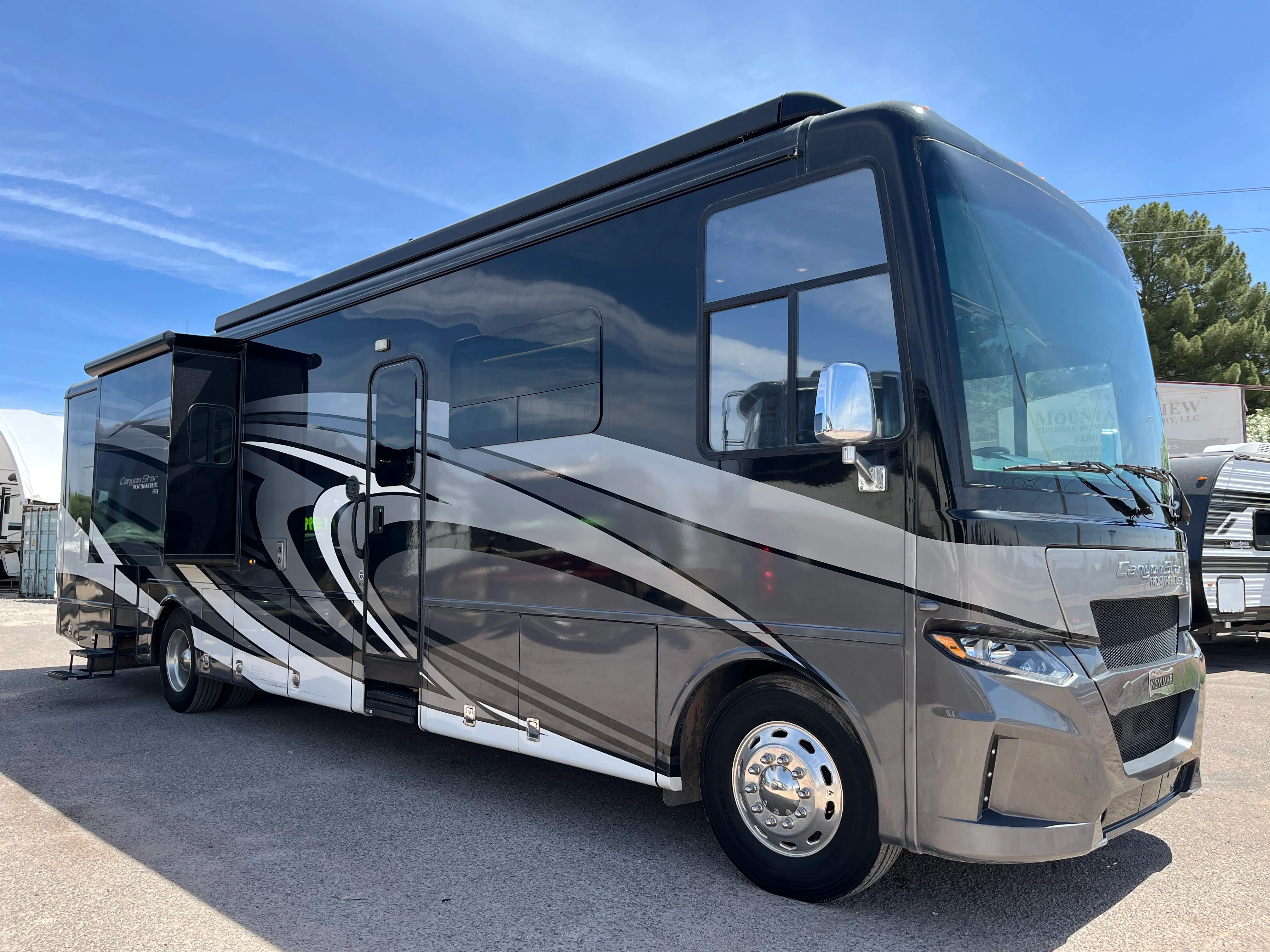 2021 Newmar CANYON STAR 3927 exterior